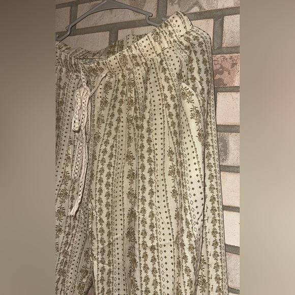 POL Floral Boho Jogger Pants Women’s Small NWT - Picture 4 of 6